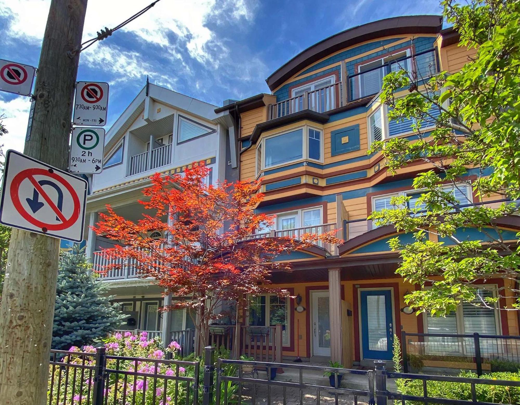 Stunning Rooms In Townhouse Across The Beach Toronto Exterior photo